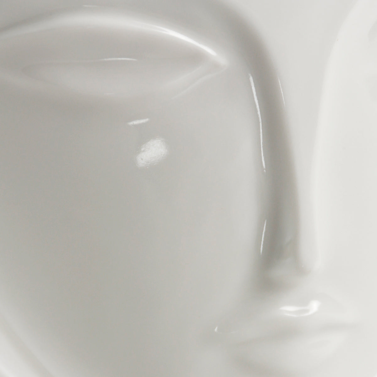 giuliette pitcher porcelain white - detail view