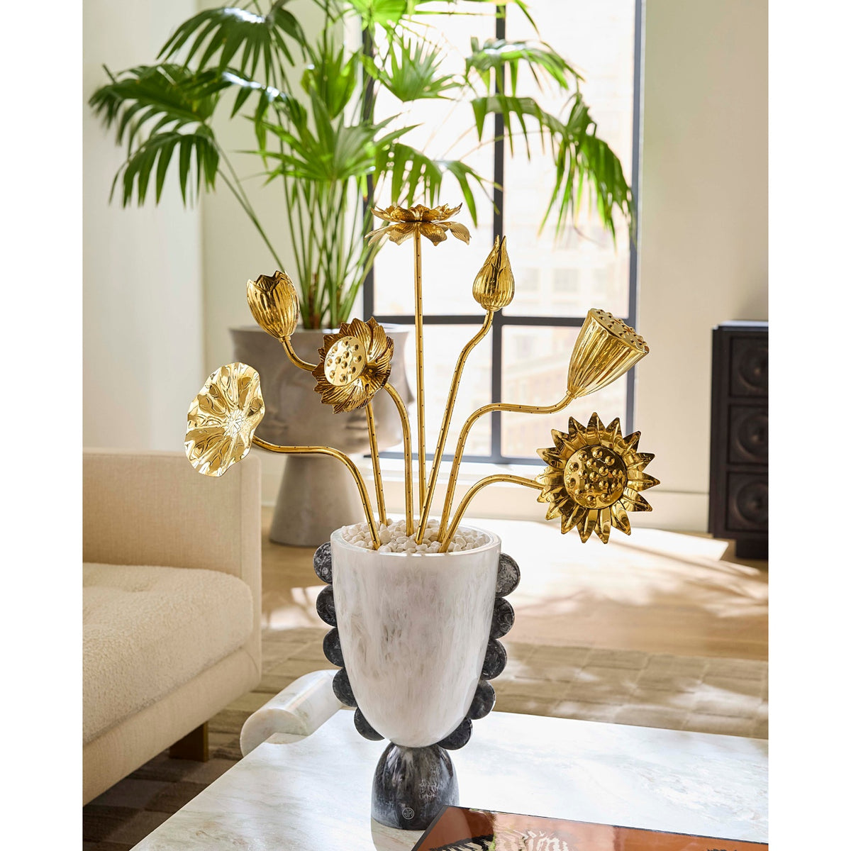 Mustique Black & White Disc Urn with Como Urn - styled view