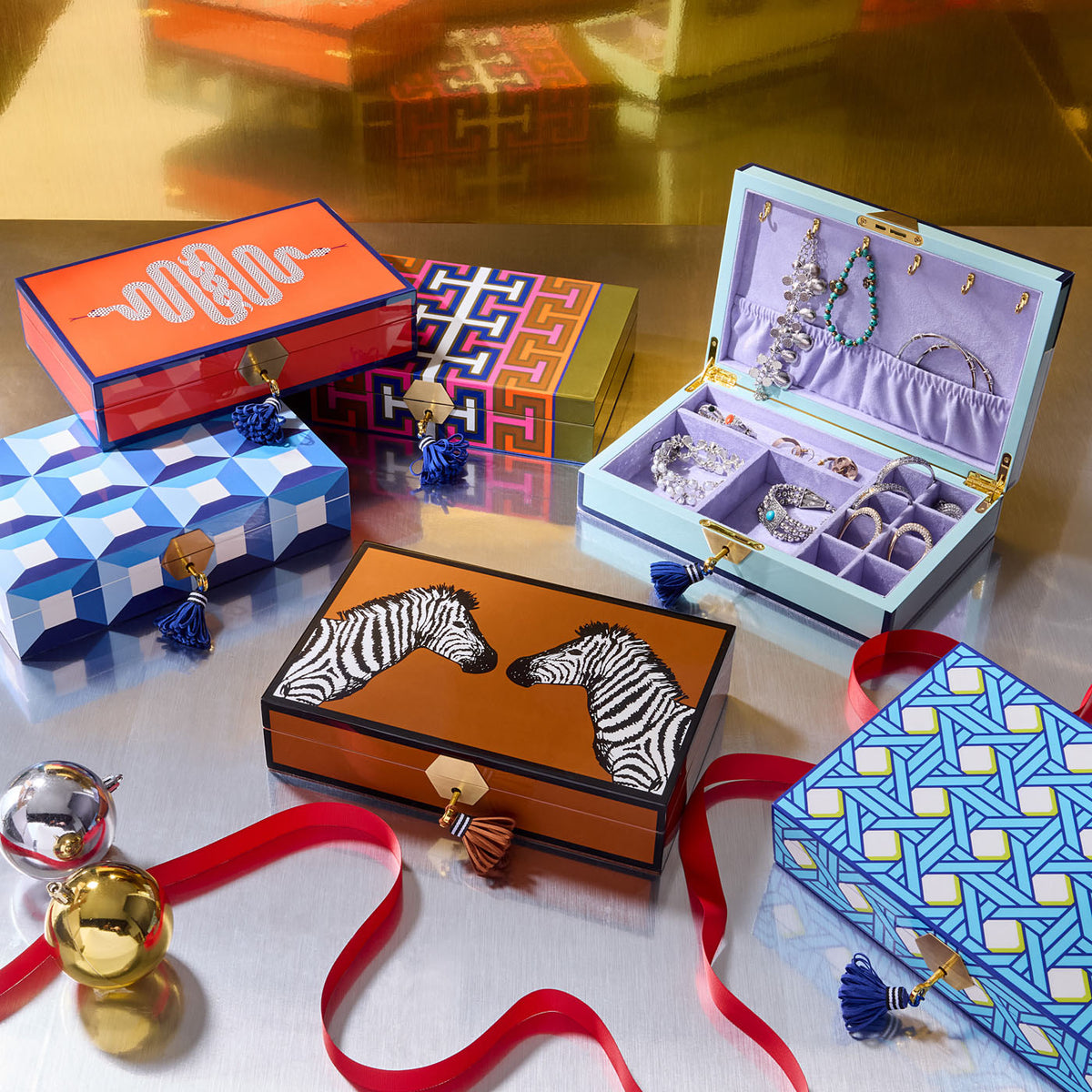Basketweave Lacquer Jewelry Box - holiday shot