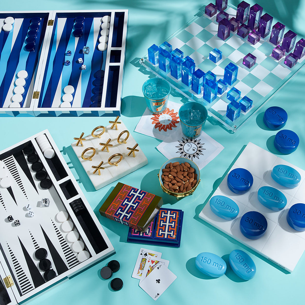 sorrento backgammon set lacquer blue closed - angle view