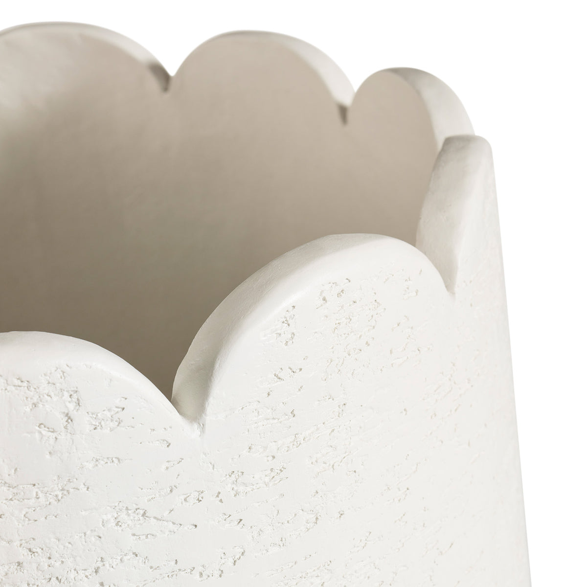 Scallop Concrete_Planter - details view