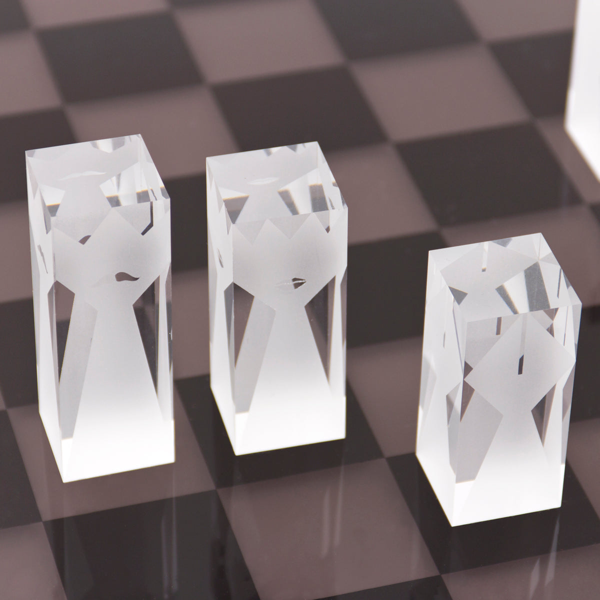 acrylic chess set - detailed view