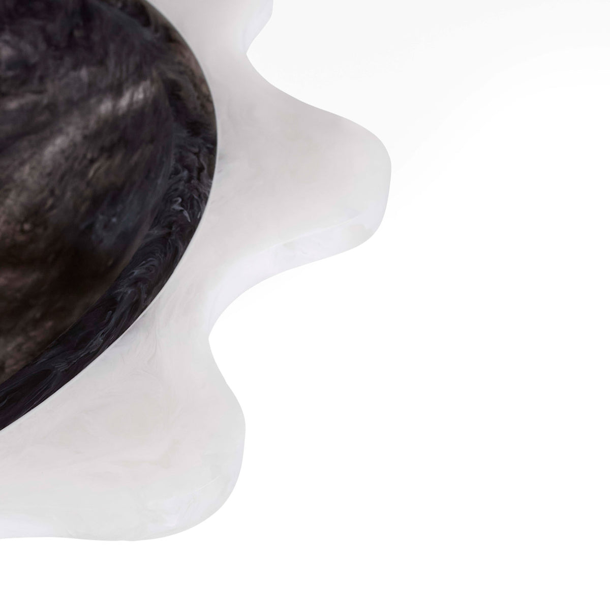 Mustique Black & White Ripple Bowl - details view